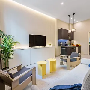 https://apt-sunset-cozy-design.hotelsinnerja.org